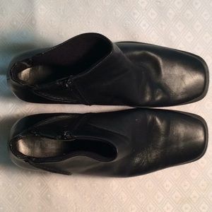 White Mountain short boots